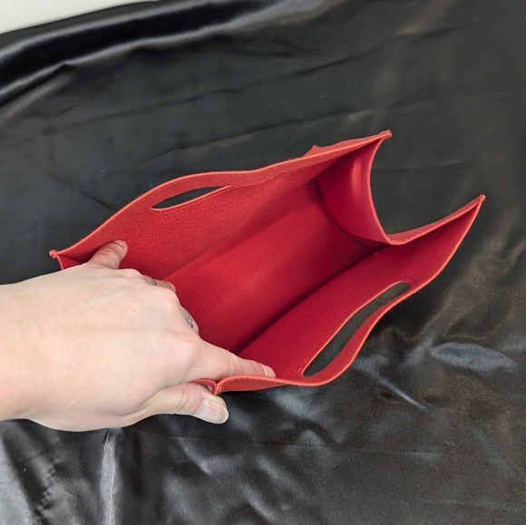 Bath & Body Works Gift Bag Tote Red Holiday Merry Christmas Felt Lined NWOT - Picture 4 of 8